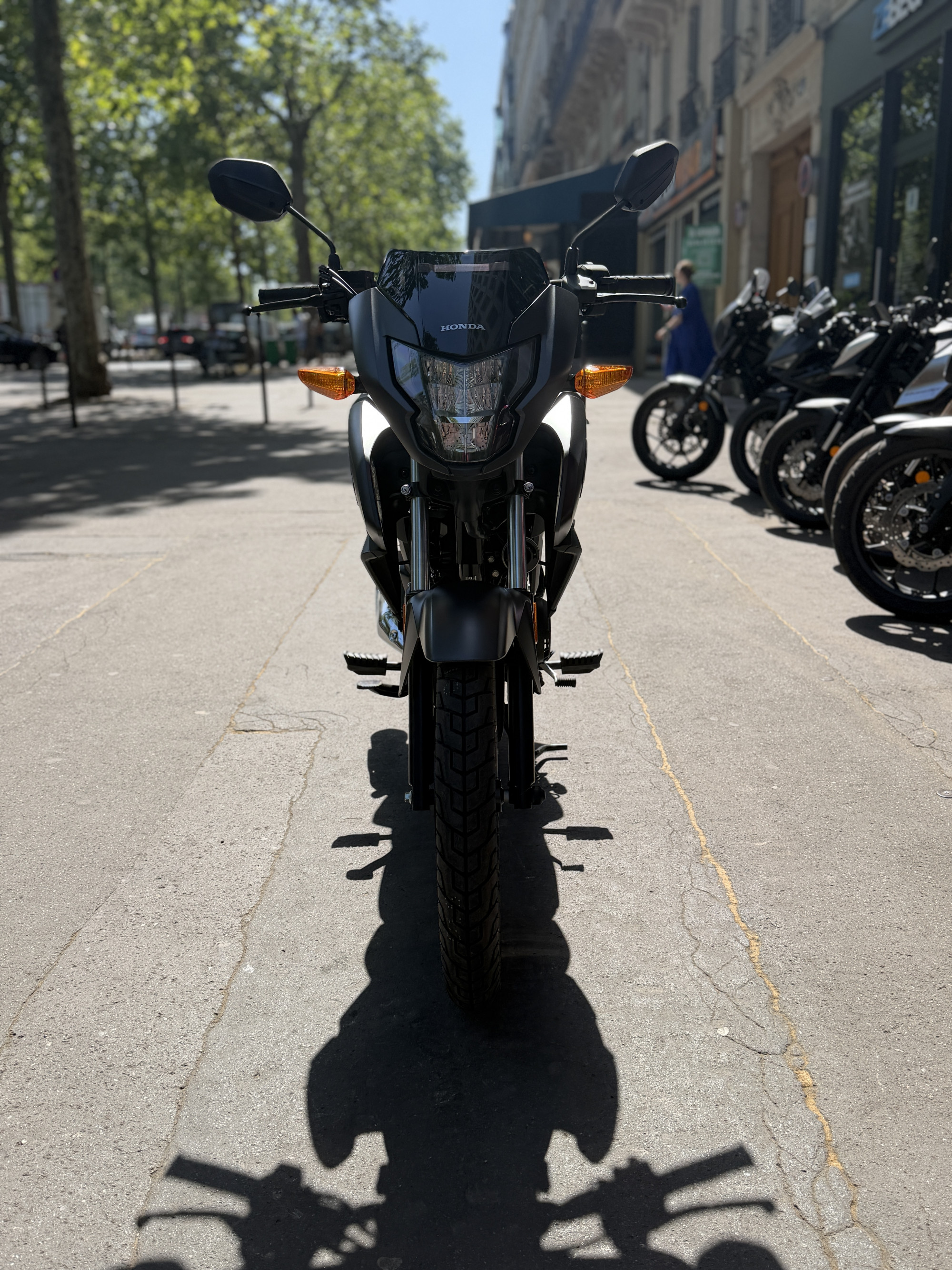 HONDA CB 125 F - ETAT NEUF - 499KM- 2590€ - NOIR MAT - MEC 01/2026