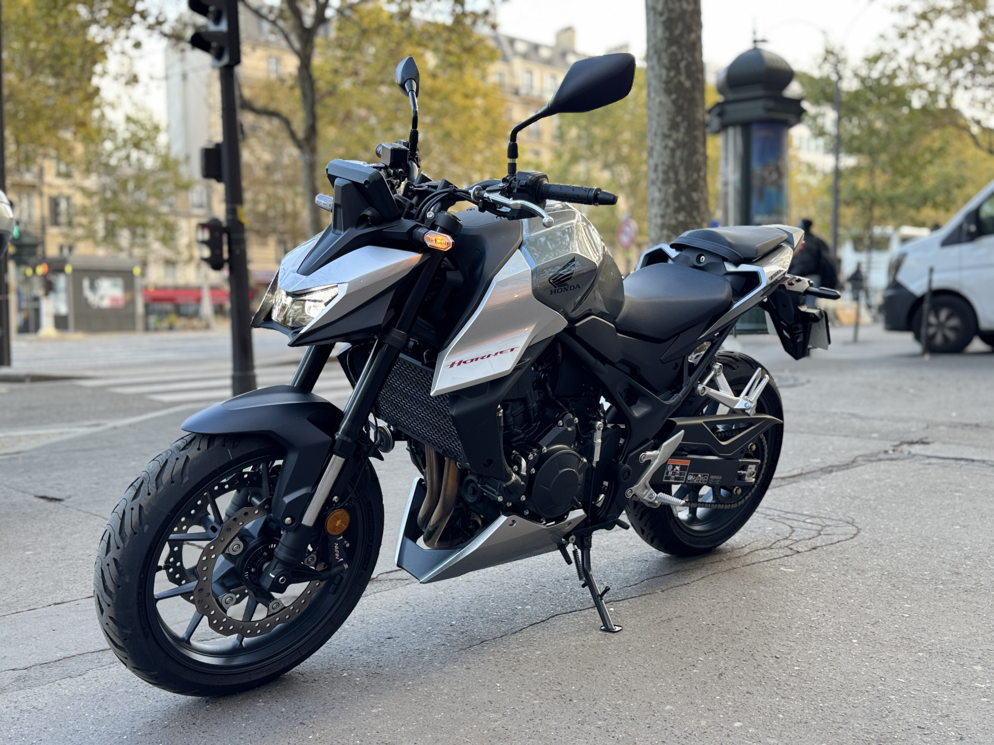 HONDA CB 750 HORNET E-CLUTCH - ARGENT GRIS - 7290€ - 356 KMS - MEC 06/2026 - REFHL785QL