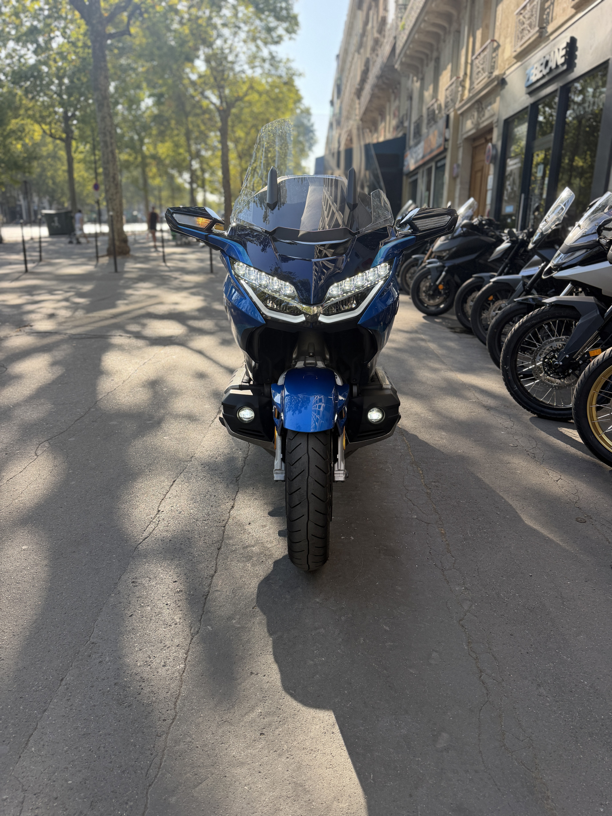 HONDA GL 1800 GOLDWING TOURING DCT - BLEU - 24900€ - 23175KMS - MEC06/2022 - REF GG706RN