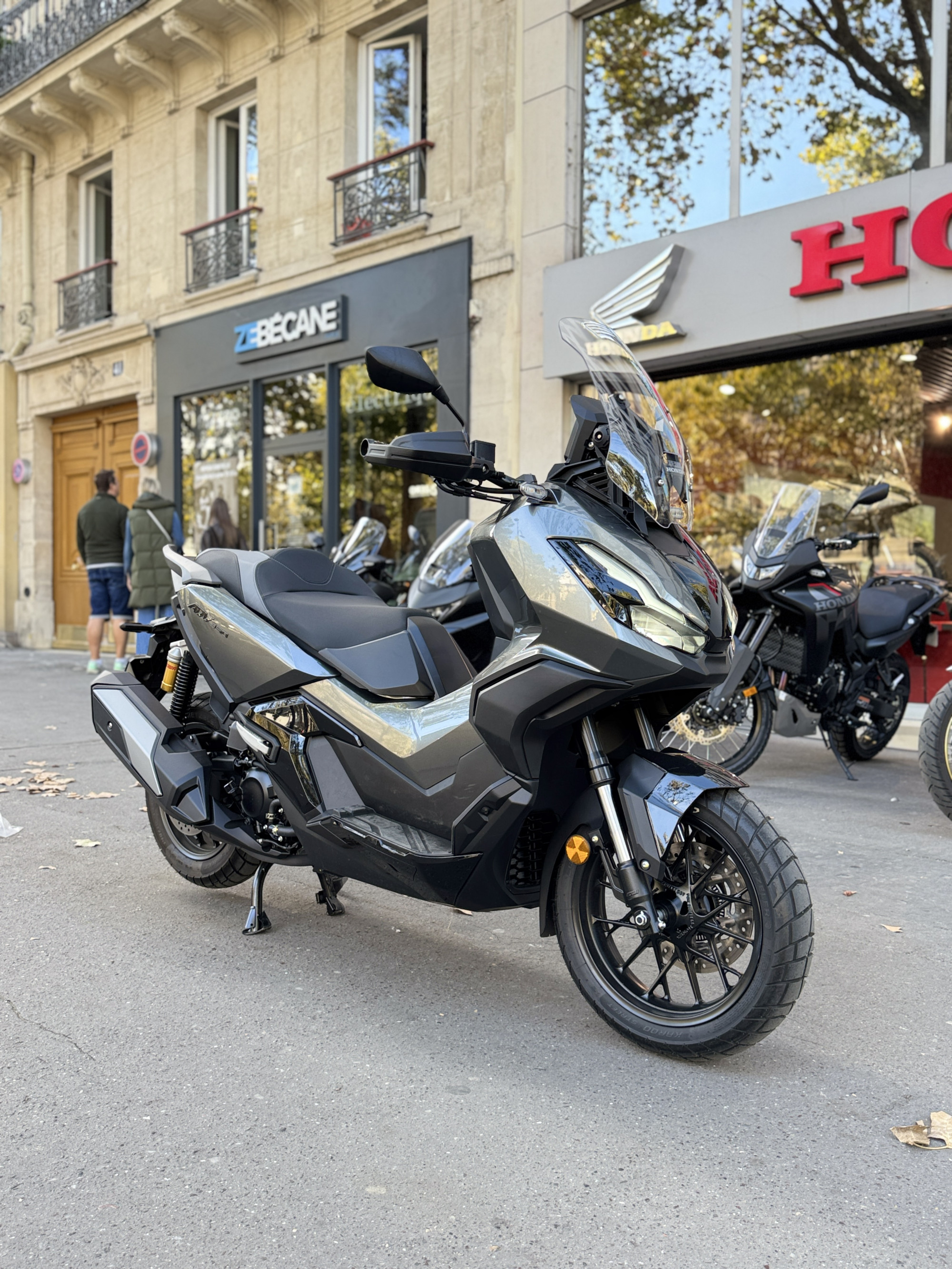 HONDA ADV 350 - GRIS -241 KMS-  5690€ - MEC 06/2026 - REF HJ435JZ