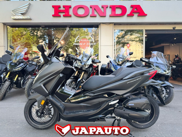 Honda NSS 125 FORZA - ETAT NEUF - 499KM - 4999€ - CARBONE MAT - MEC 03/2026
