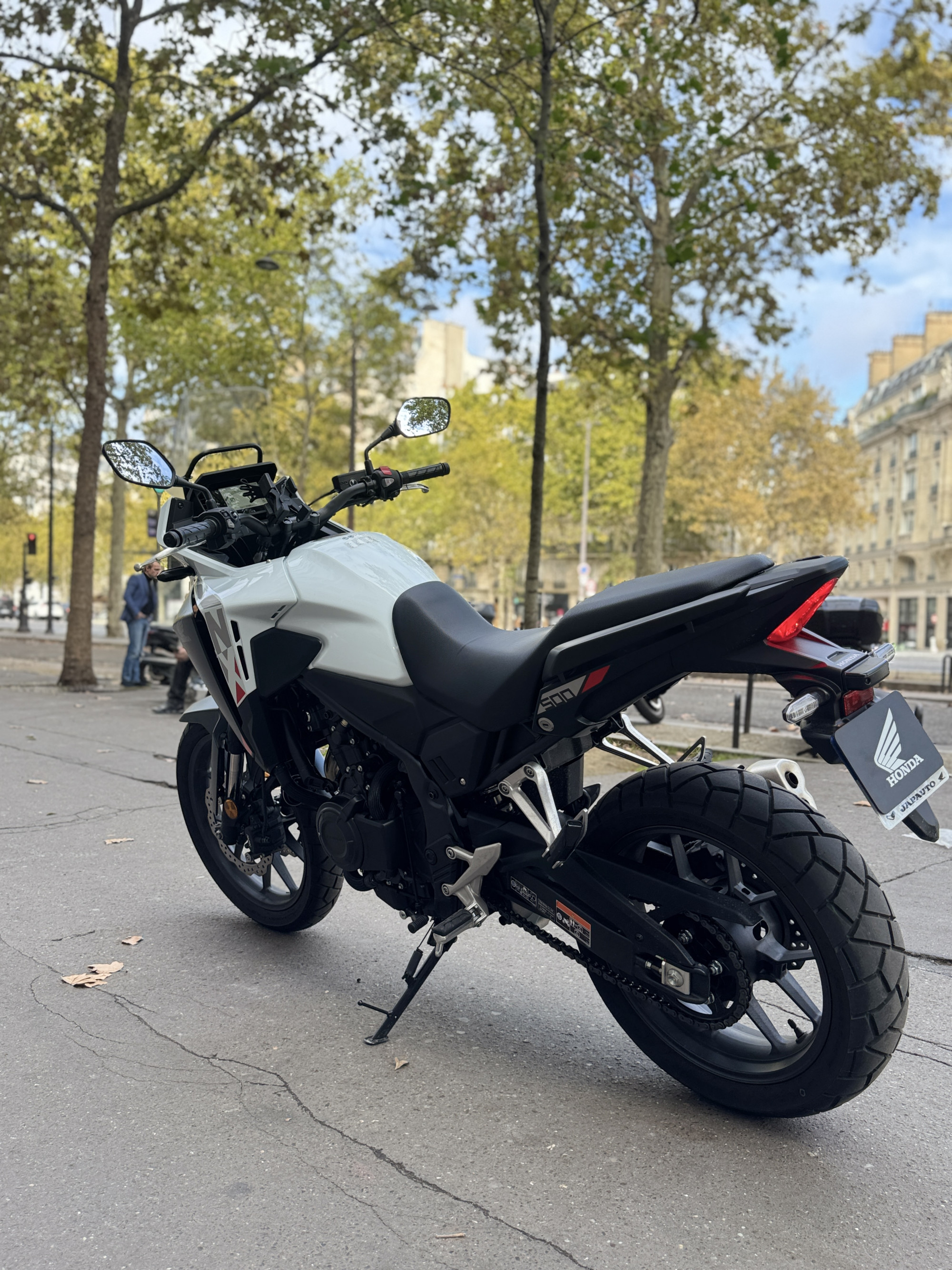 HONDA NX 500 - BLANC - 6490 € - 2709 km - MEC 01/2026 - REF HH551WW