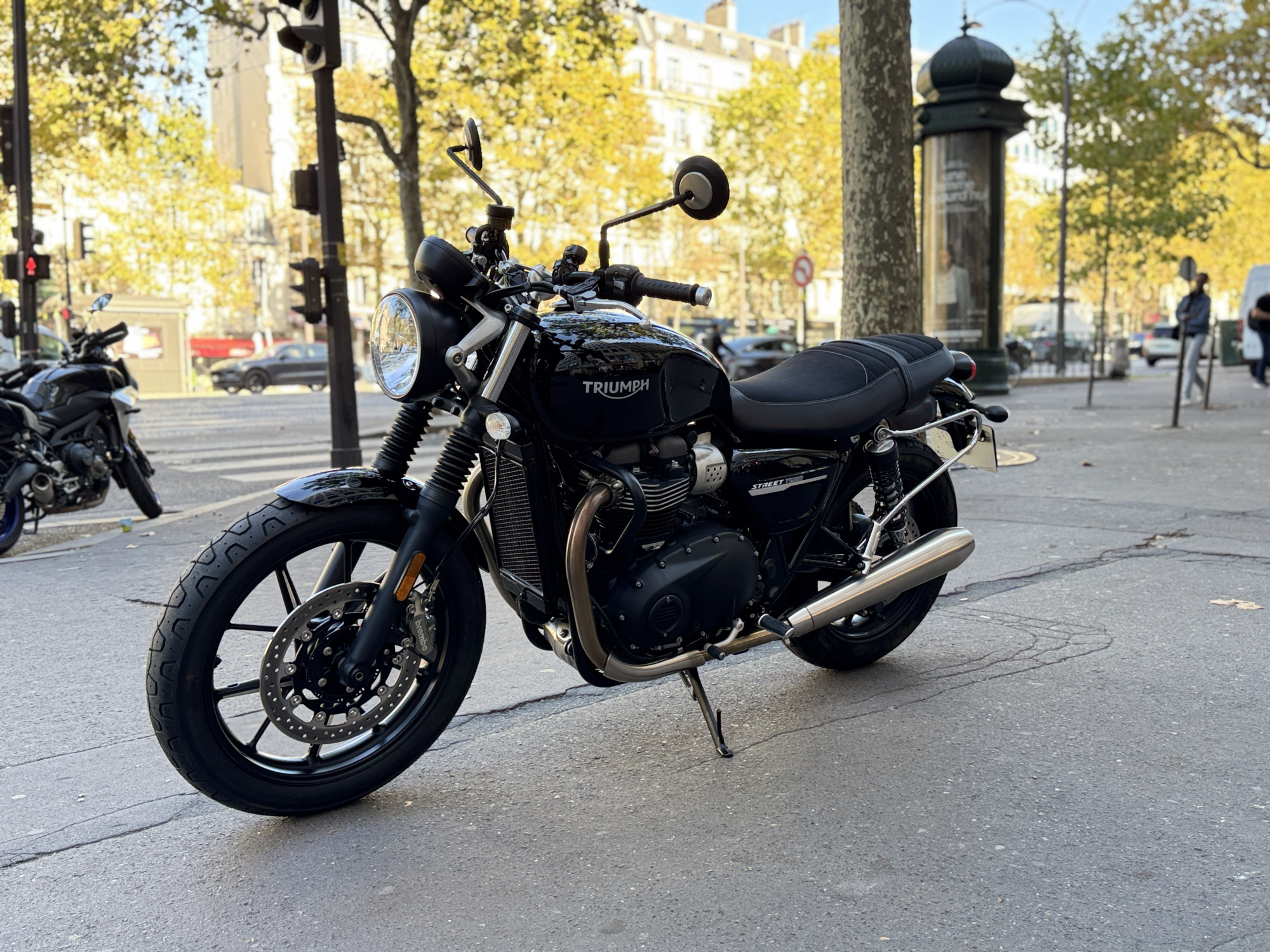 TRIUMPH STREET TWIN  900 - NOIR - 6990€ - A2 - 2404 KMS - MEC 02/2020 - REFFN294SC