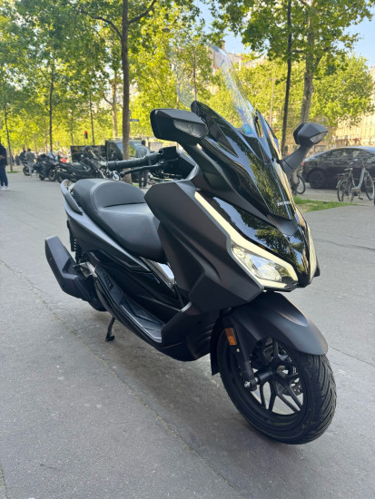 Honda NSS 125 FORZA - ETAT NEUF - 499KM - 4999€ - CARBONE MAT - MEC 03/2026